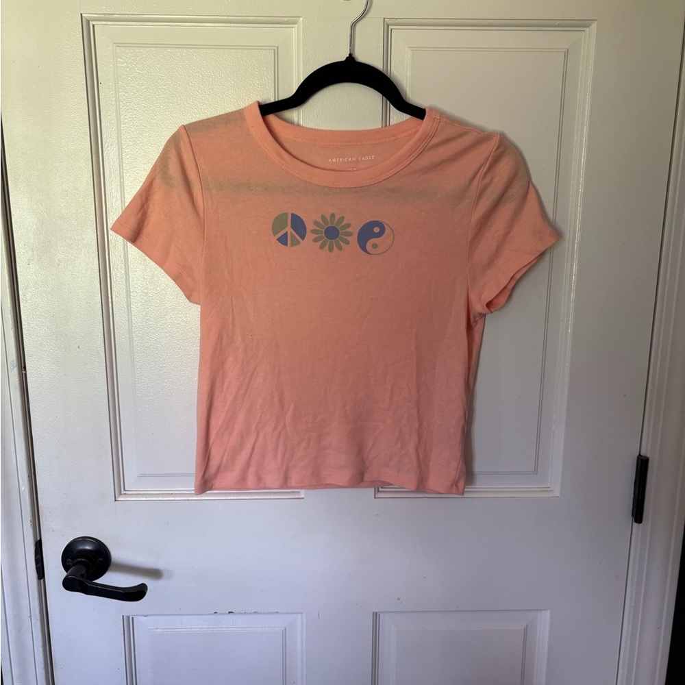 American Eagle Outfitters Peach Short Sleeve Graphic Crop Tee